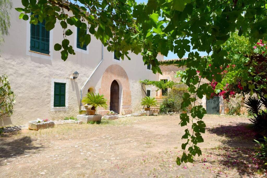 Biniaco Villa *